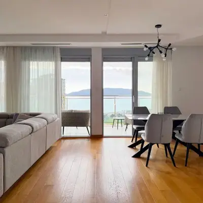 Seaview Apartment