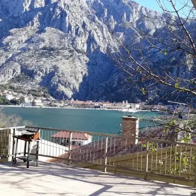Zlatna Guest House