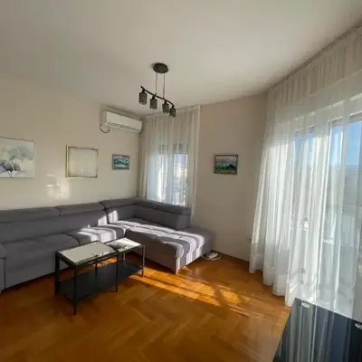 Sunny Corner Apartment