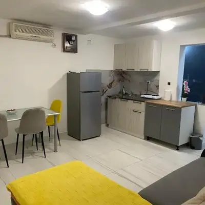 Apartman sa garažom