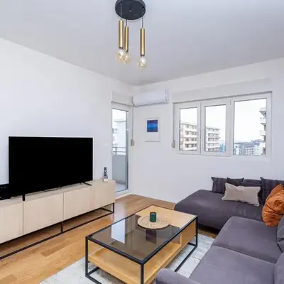 Urban Stay - Central Point Apartment