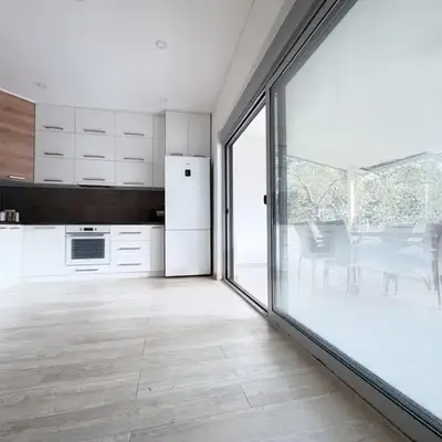 Flat in Budva with terrace and private garden