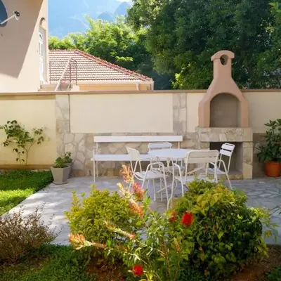 Veron Apartments