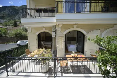 a balcony of a house with a balcony istg istg at Apartments Posto Capitano 0202 in Kotor