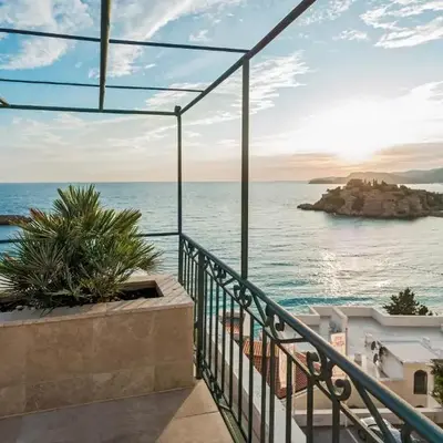 Hotel Azimut