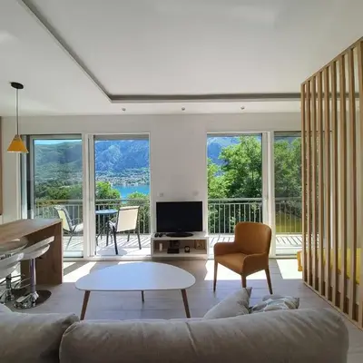 Viola lux apartments