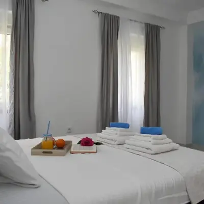 Art Apartments