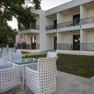 Apartments E&S