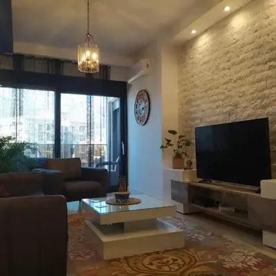 Soho City Apartment with Garage