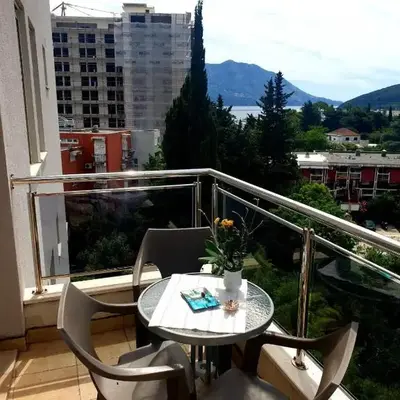 City & Sea Apartment nearby Old Town