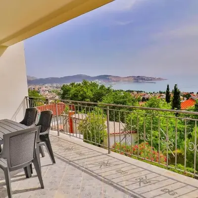 VIVANA HOUSE