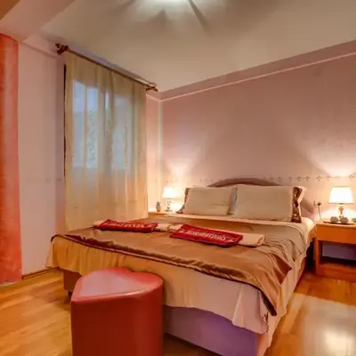 Sunny Villa Apartments