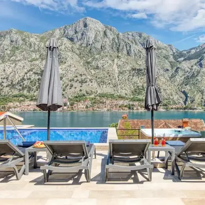 Dekaderon Lux Apartments