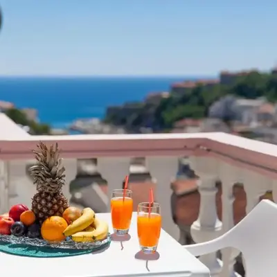 Castello Apartments