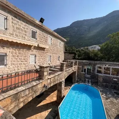 Vila Reževići