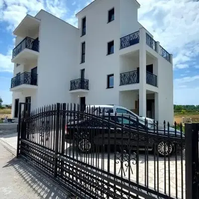 Vila Palace 4S next to Plaza