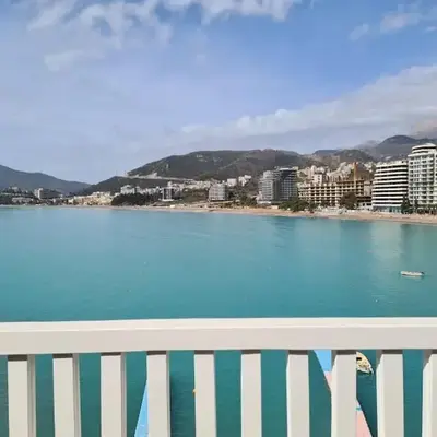 Top floor with stunning seaview